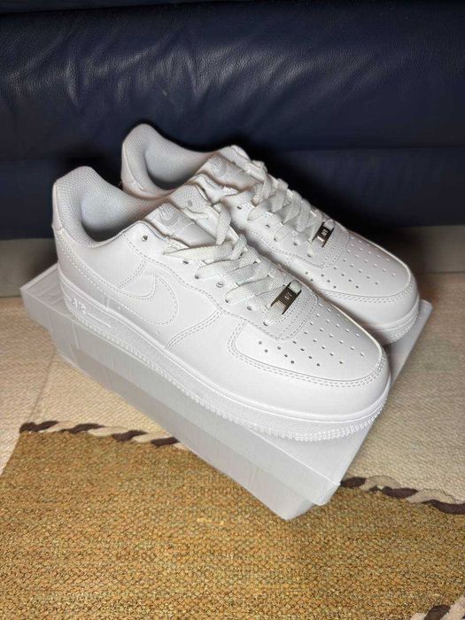 Nike Air Force 1 Branco – Tamanho 42 – Novos com Caixa