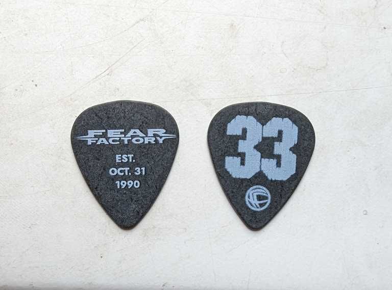 FEAR FACTORY Kostka Gitarowa Dino Cazares - "33"