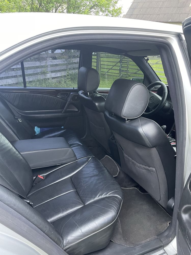 Продам Мерседес w210 низ ринку 2.2 д(атмосферний)
