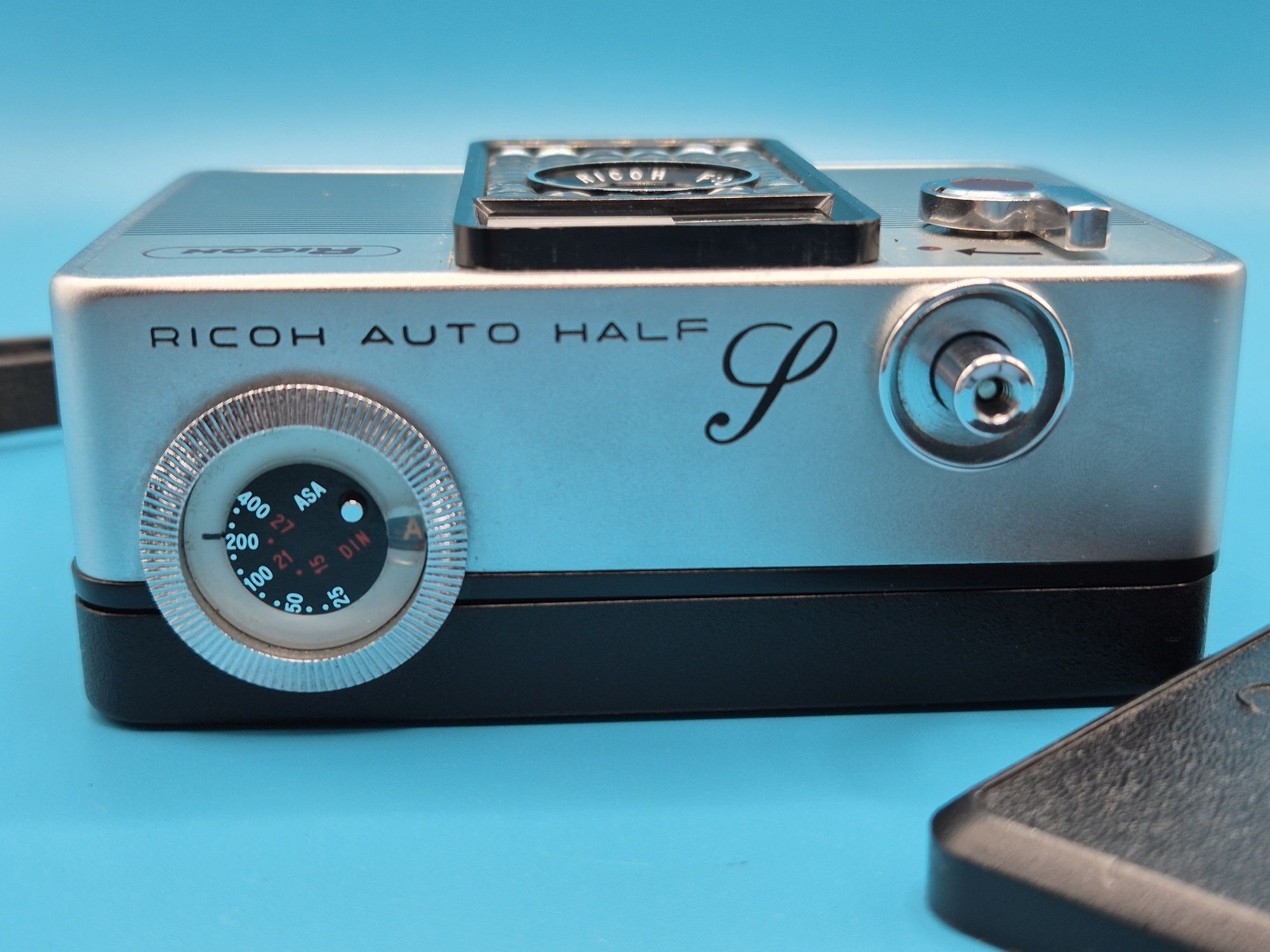 Ricoh Auto Half aparat półklatkowy.