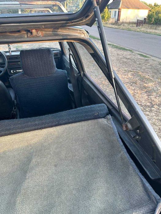 Автомобіль Таврія 1102