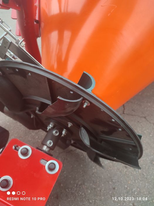 Розкидач міндобрив DЕХWAL Механіка 500кг,Лійка, Рум Оригінал Англія.