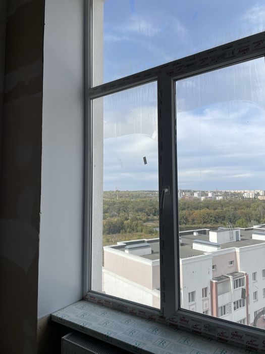 Продам дворівневу з чорновим ремонтом м. Академіка Павлова