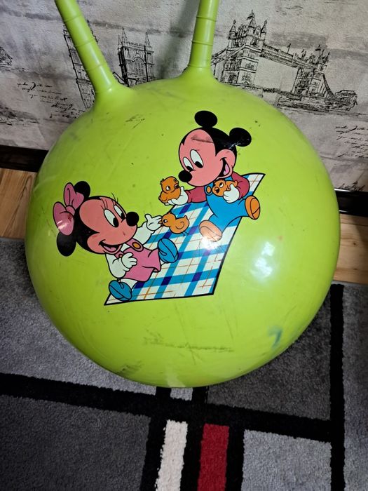 Мяч прыгун с рожками