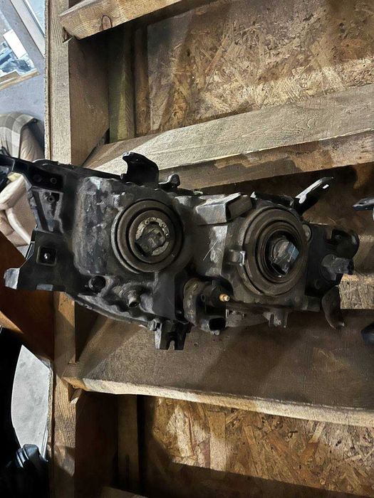 Фари права ліва передня Mitsubishi l200 Мицубиси Л200 2010-2015 р