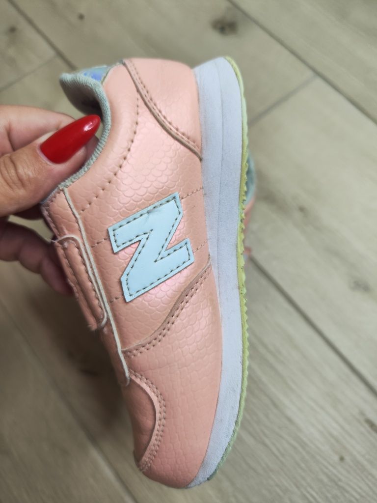 Кросівки для дівчинки New Balance 29 рр