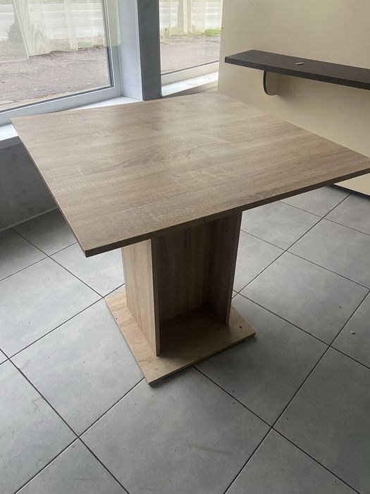 Столик з дсп зручний