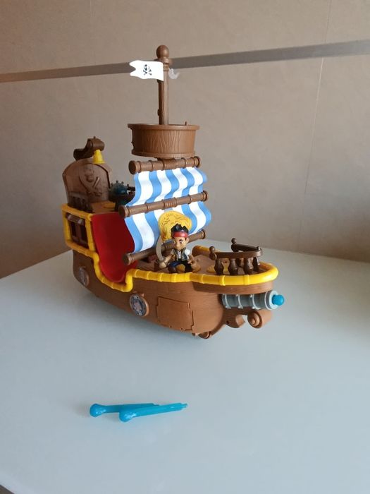 Barco pirata jak