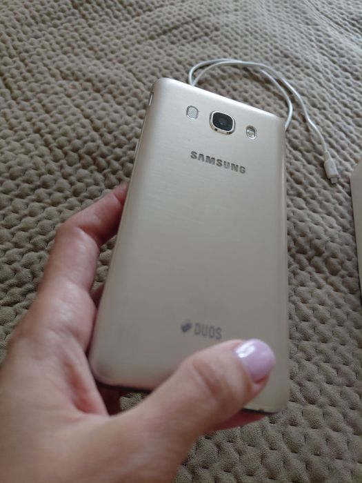 Смартфон Samsung j5