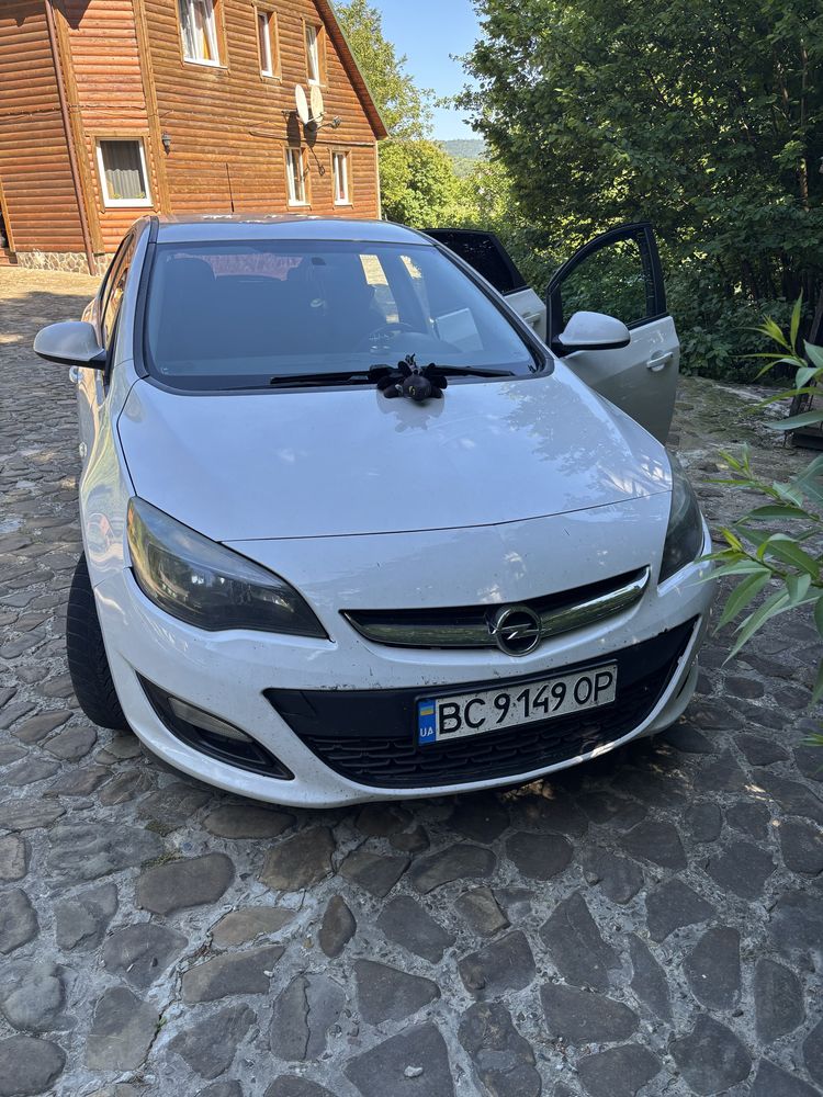 Opel astra j 2012 1.7cdti