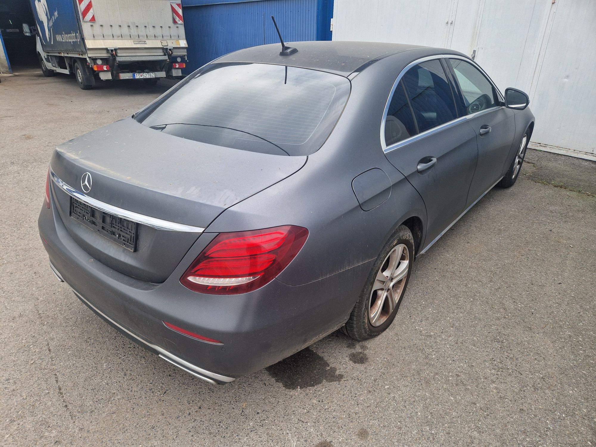 Mercedes E-klasa 220 d na części