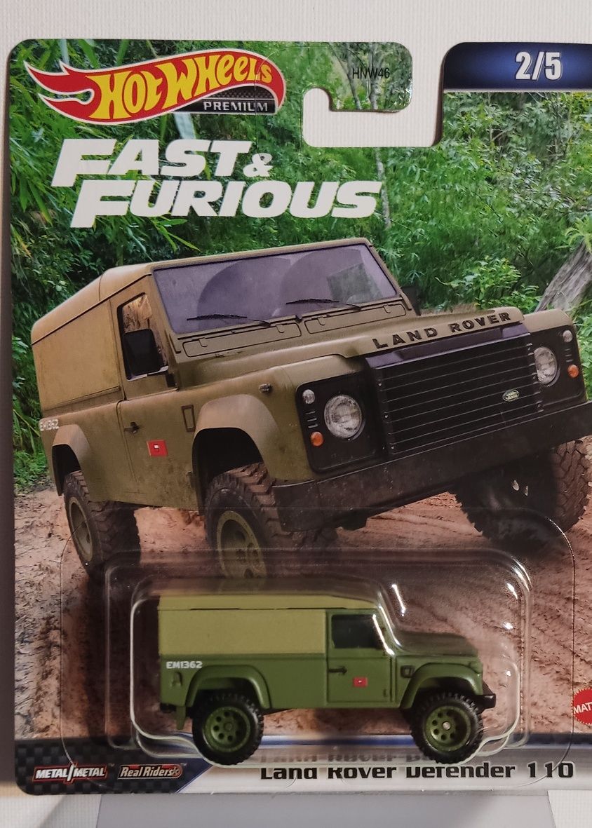 Hot Wheels Premium Land Rover Defender