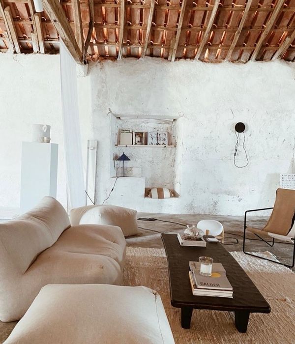 Mesa de madeira maciça