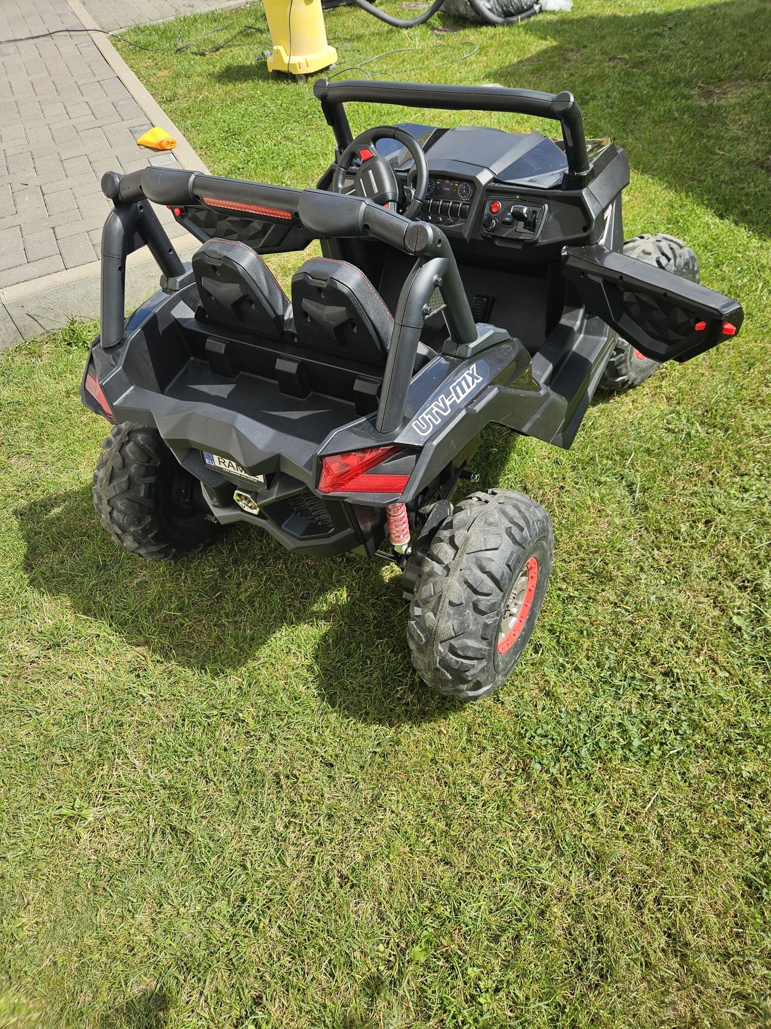 Buggy, samochód elektryczny 4x4 2 os.