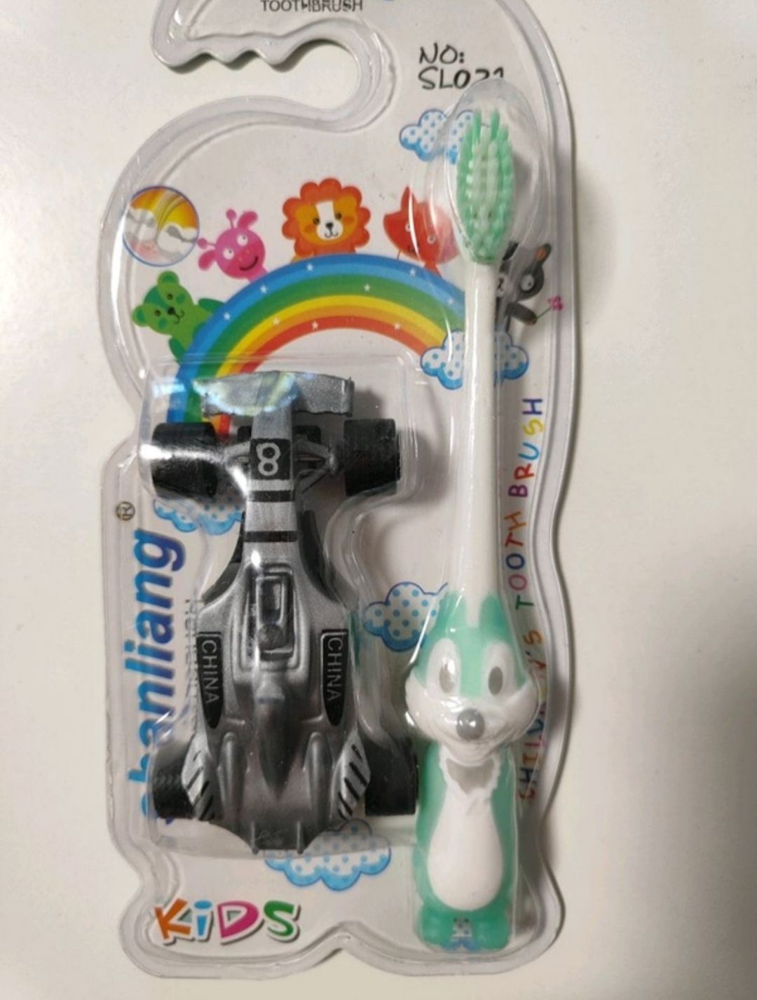 Дитяча зубна щітка+подарунок