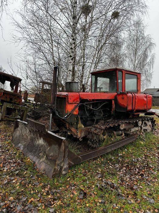 Бульдозер,на ходу дт75