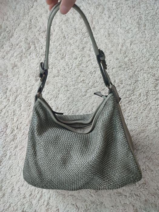 Шкіряна плетена сумка в стилі хобо , з вареної шкіри Vera Pelle