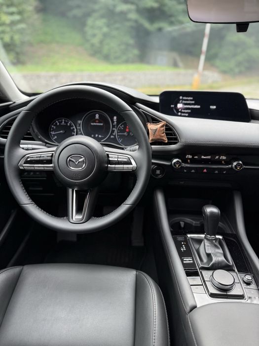 Мазда 3 BP 2020 року