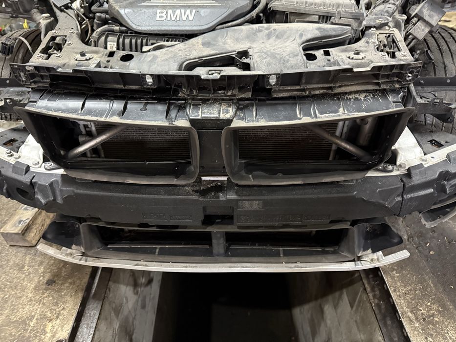 Установочна панель bmw x1 f48 передня панель bmw x1 f48 телевізор ф48