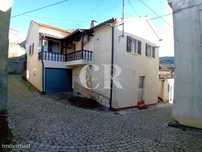 Moradia de 2 pisos com garagem e adega em Campelo - Figueiró dos Vinho