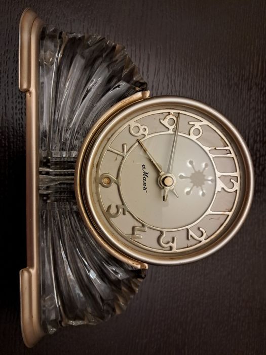 Годинник настільний