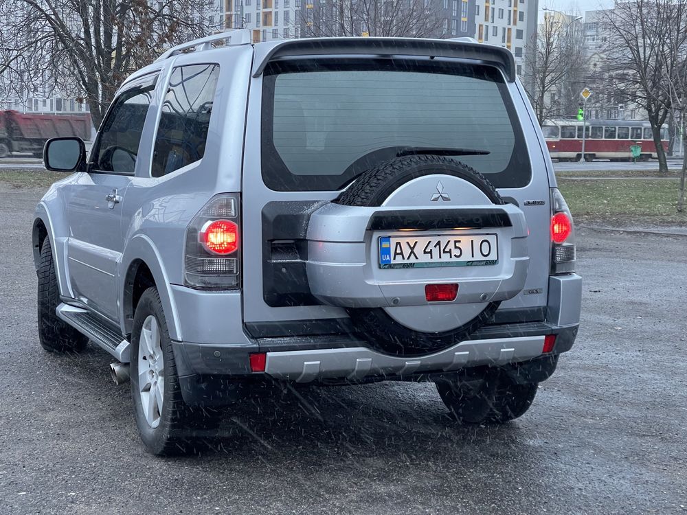 Продам Mitsubishi Pajero Wagon 3D