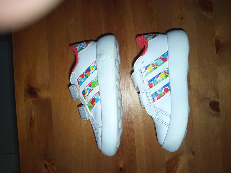 Sprzedam buty dziecięce firmy adidas Grand Court 2.o cf i.