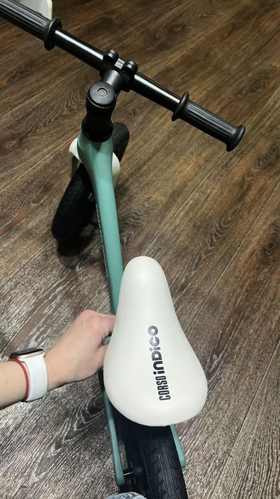 Продам беговел Corso Indigo D-3416,	12 дюймов (30 см)