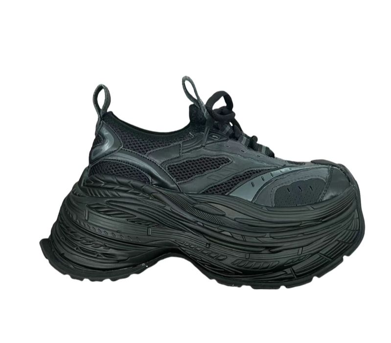 Женские кроссовки на толстой подошве, размер 35-36