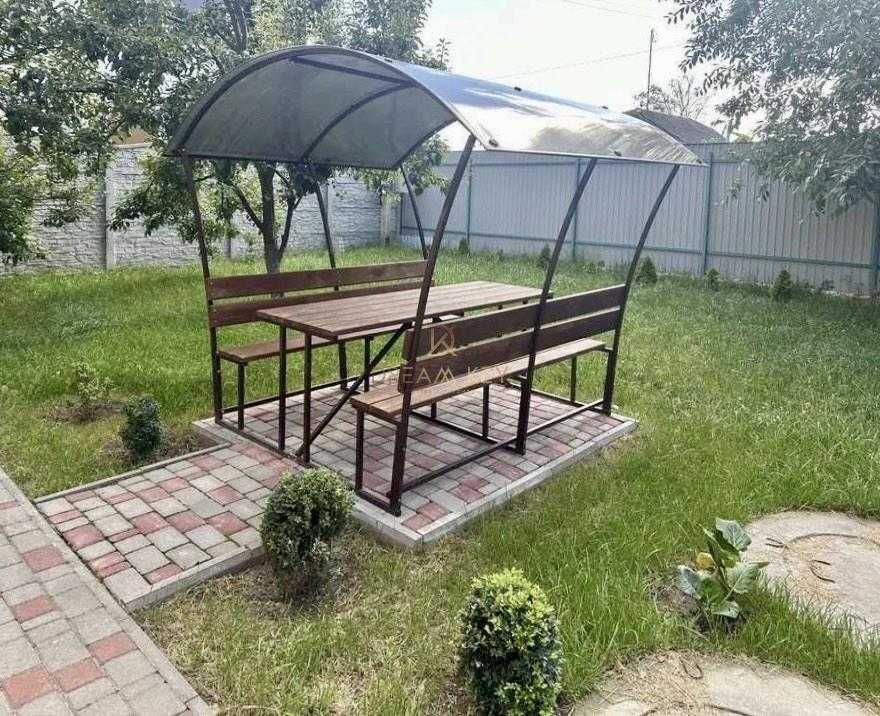 Продам будинок з каміном +4 спальні в центрі с. Гора