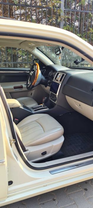 Sprzedam Chrysler 300c 5.7 HEMI POLSKI SALON NISKI PRZEBIEG 132 tyś