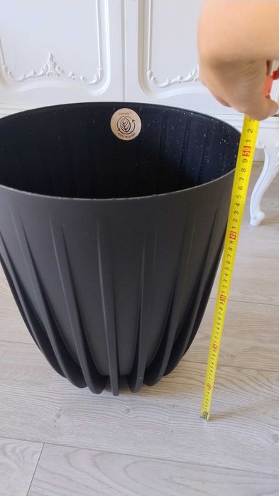 Donica plastikowa czarna nowa 50x40cm