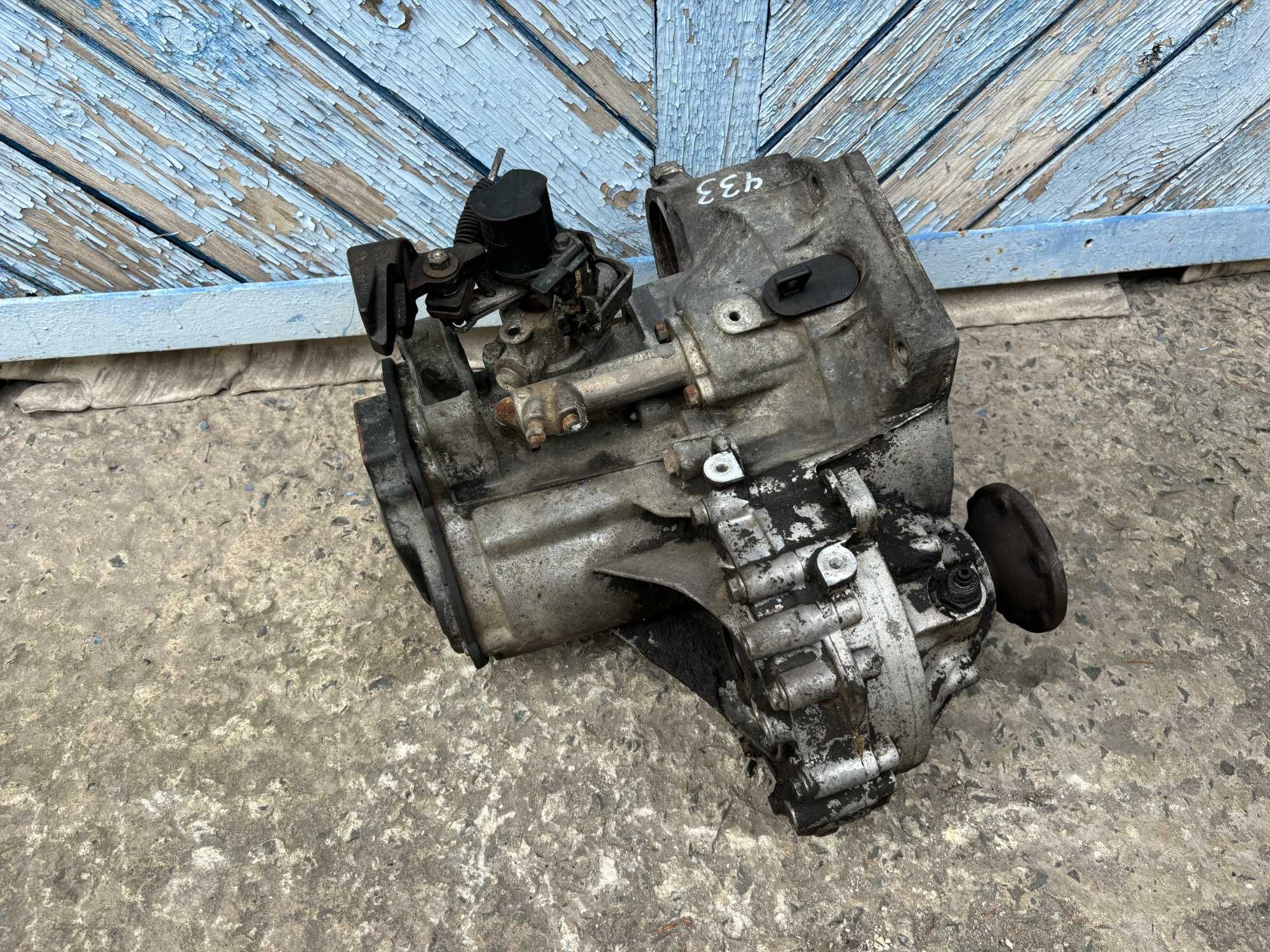 КПП коробка передач Volkswagen Golf 3 Passat B3 B4 1.9 TD/TDI
