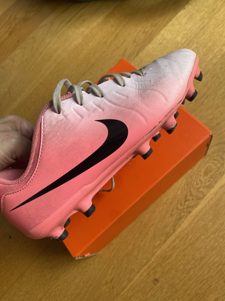 Buty korkiNike JRLegend 10 Academy FG/MG