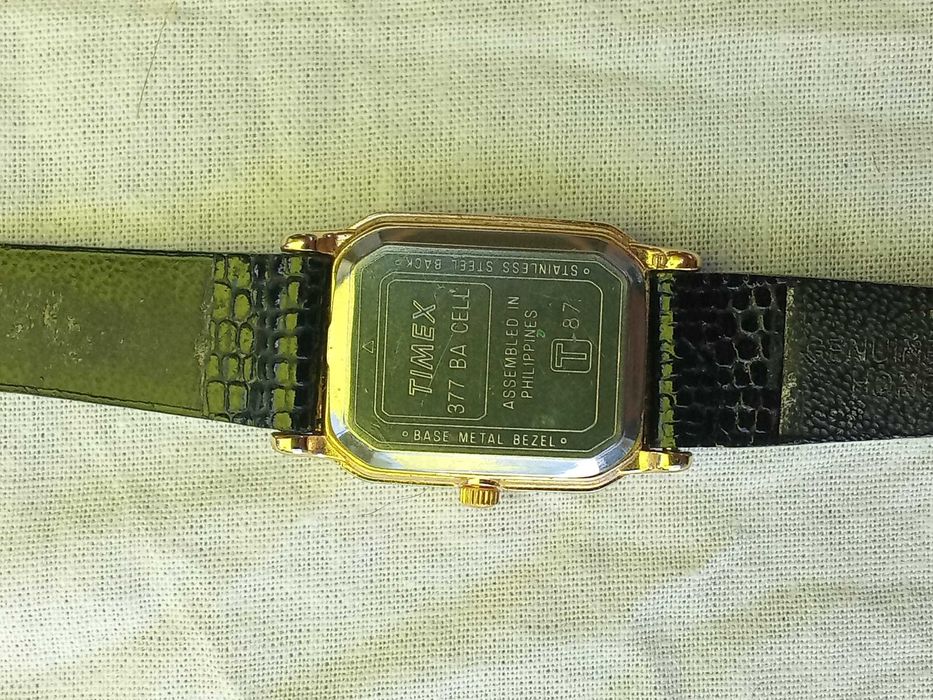 Diversos Relógios Antigos: Peças Únicas e Elegantes