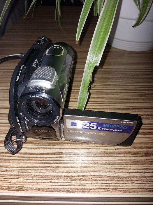 Відеокамера SONI