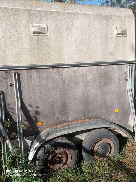 Przyczepa do przewozu koni, zwierząt do remontu