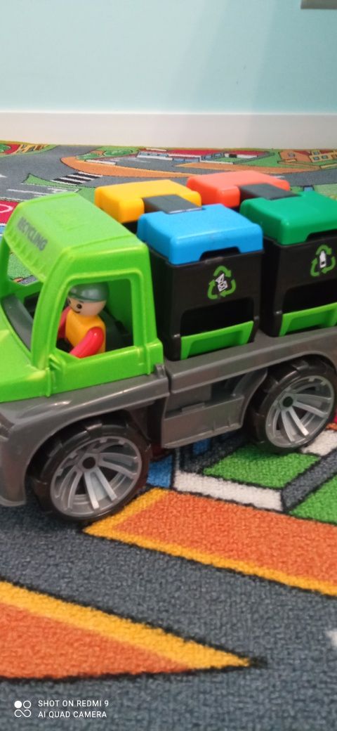 Śmieciarka pojazd sortowanie śmieci  zabawka samochód