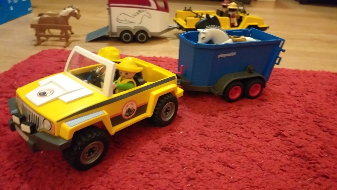 Playmobil carro com atrelado cavalos