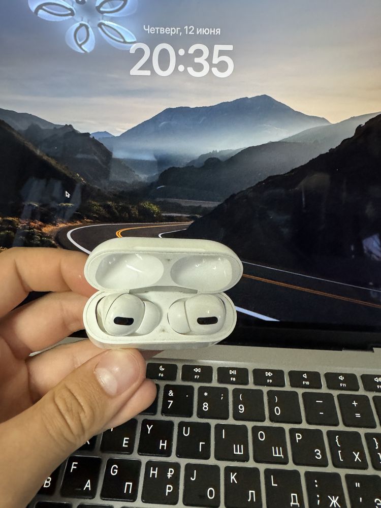 Airpods pro I покоління