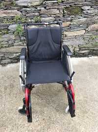 Cadeira de rodas como nova