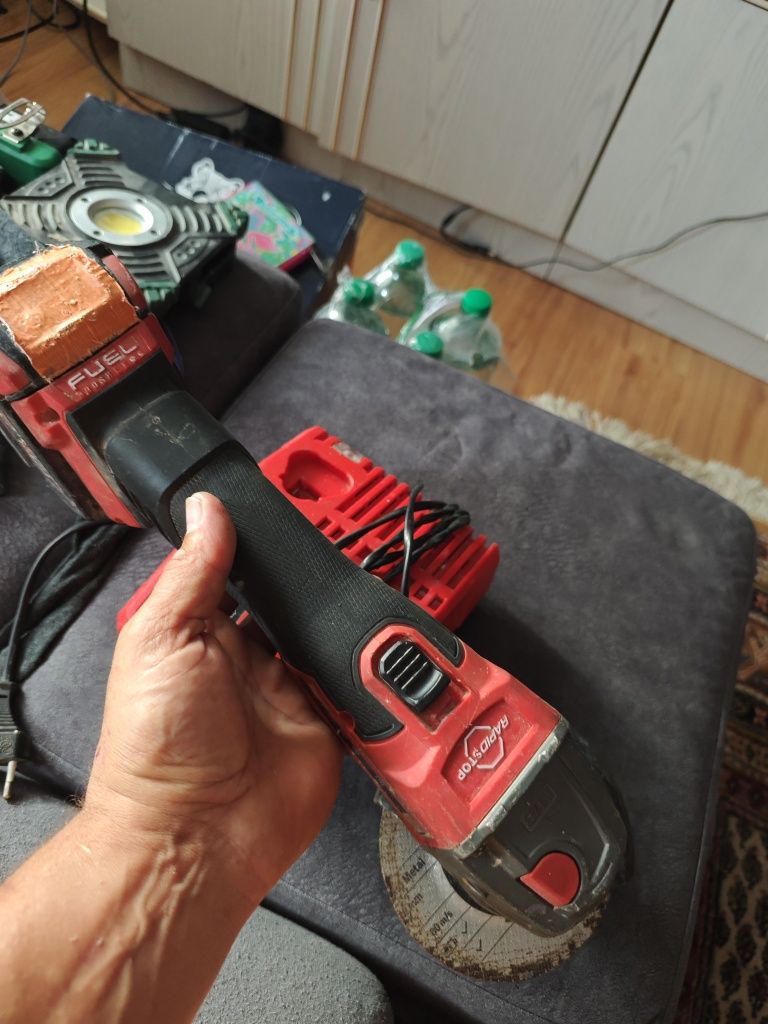 Szłiferka milwaukee fsag115xb