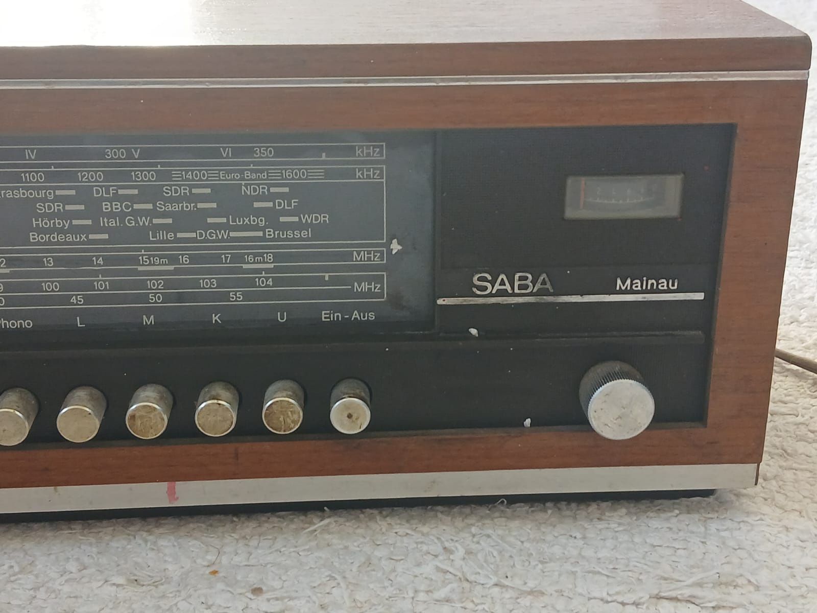 Rádio vintage da SABA