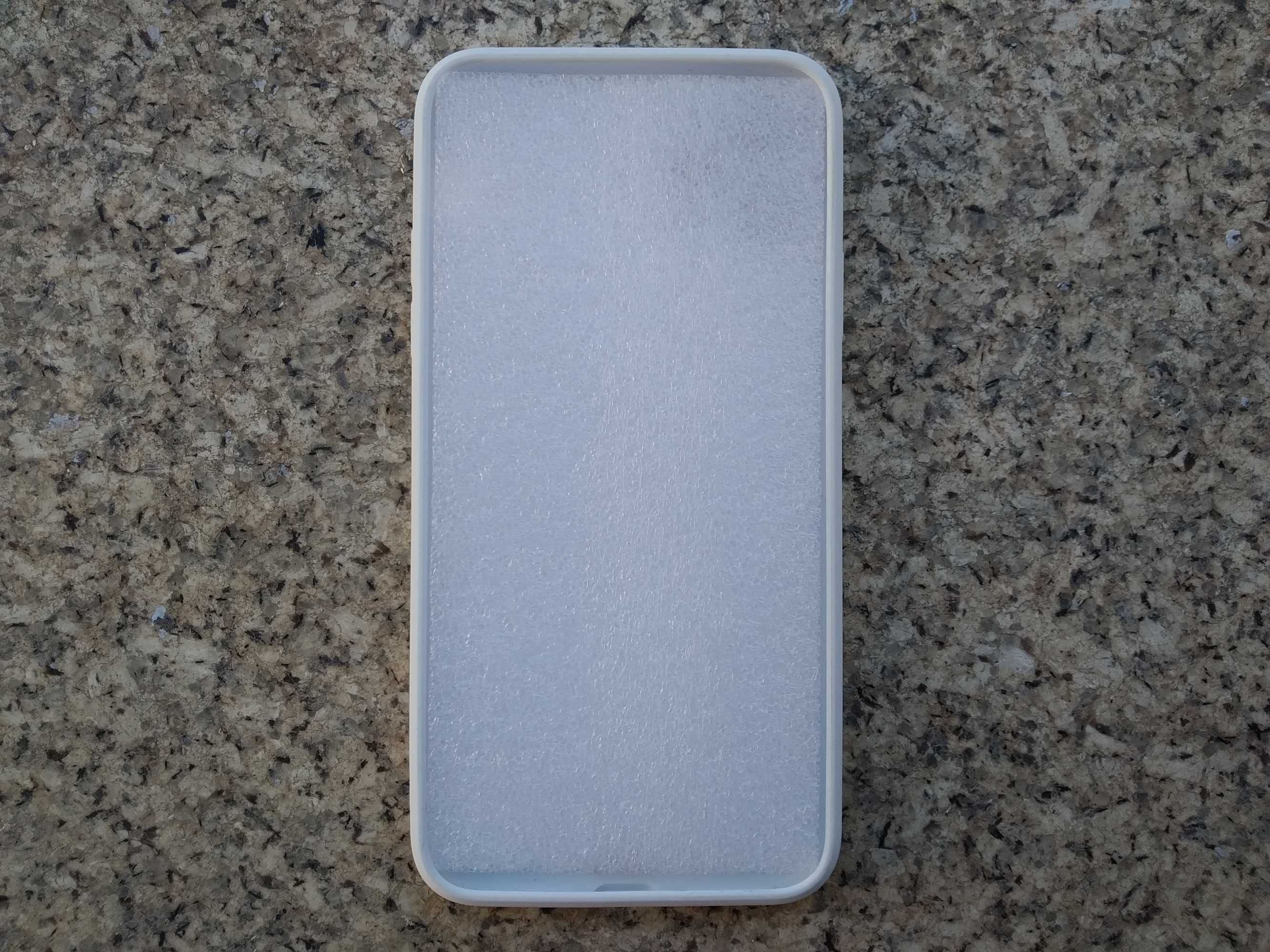 (NOVO, PORTES GRÁTIS) Capa iPhone 11 de 2019 (6,5') em Silicone Branco