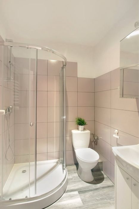 Tylko pokój: 1 sypialnia, 2 łazienek