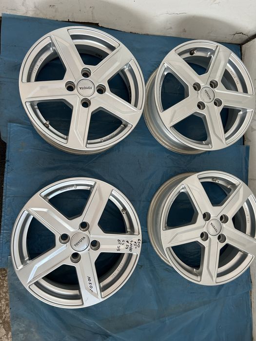 650 Felgi Aluminiowe TOYOTA R 15 4x100 otwór 54 Bardzo Ładne