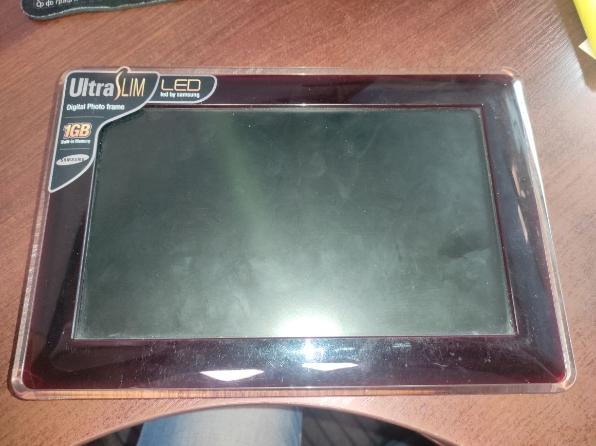 Продам цифрову фоторамки Samsung 10""