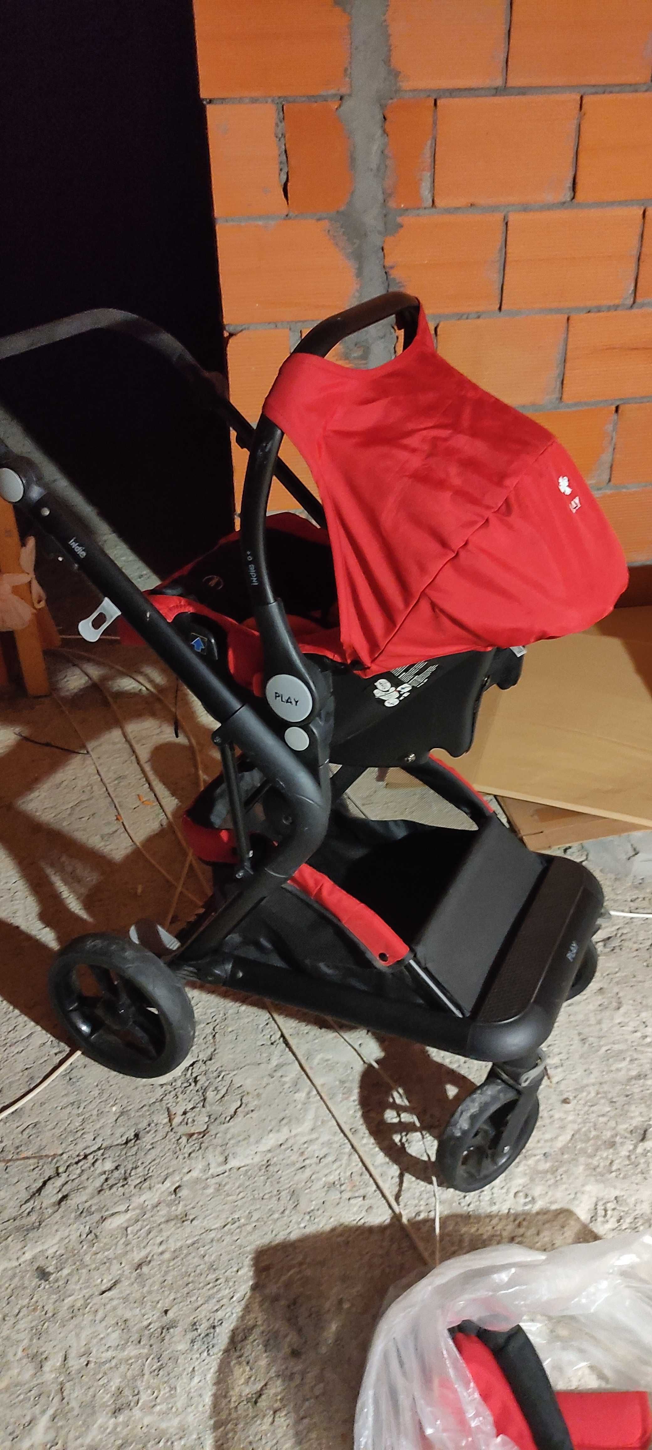 Carrinho de bebe  e ovo
