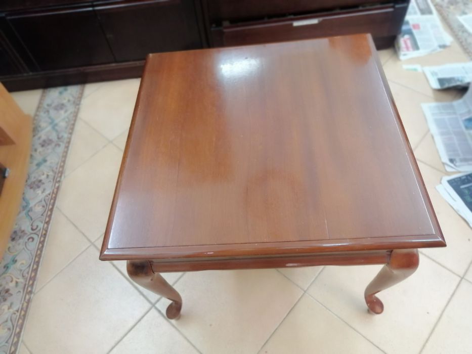 Mesa Centro de Sala_Quadrada_Mogno_Envernizada
MADEIRA MACIÇA ENVERNIZ