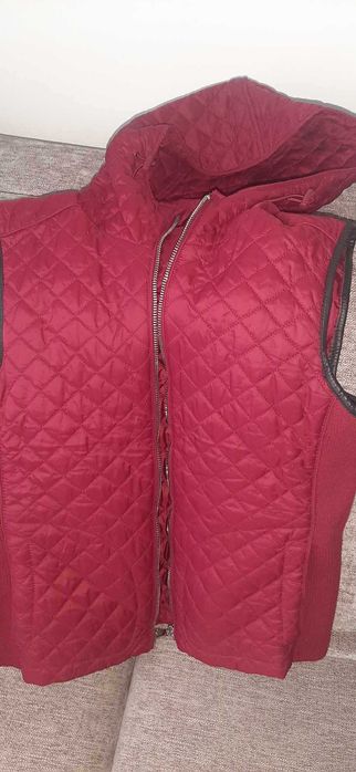 Bordowa kamizelka Massimo Dutti